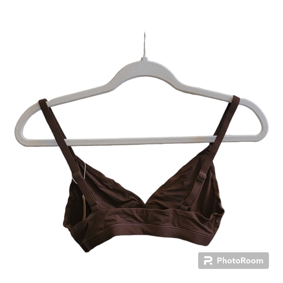 Skims Fits Everbody Triangle Bralette Cocoa Size M NWT (BR-TRI-2024) - Picture 3 of 11